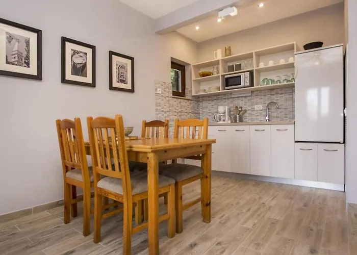 Apartment With Parking Space - 23505